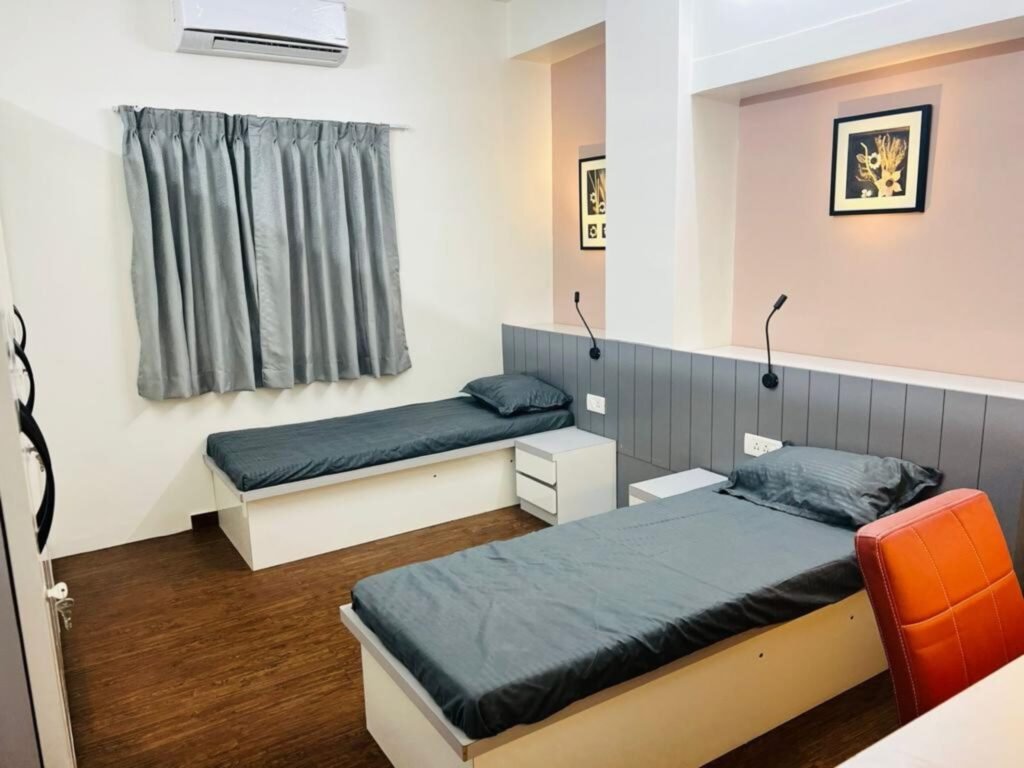 Image Showing Metrocity Girls Hostel With Double Sharing Room In Kothrud Madhavbaug Pune