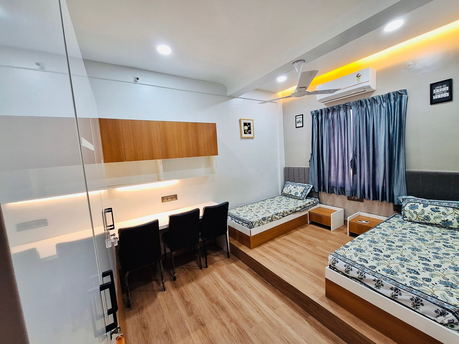 Image Showing Metrocity Boys Hostel with Double Sharing Room In Kothrud Vanaj Pune